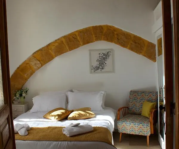 ゲストハウス Pedieos